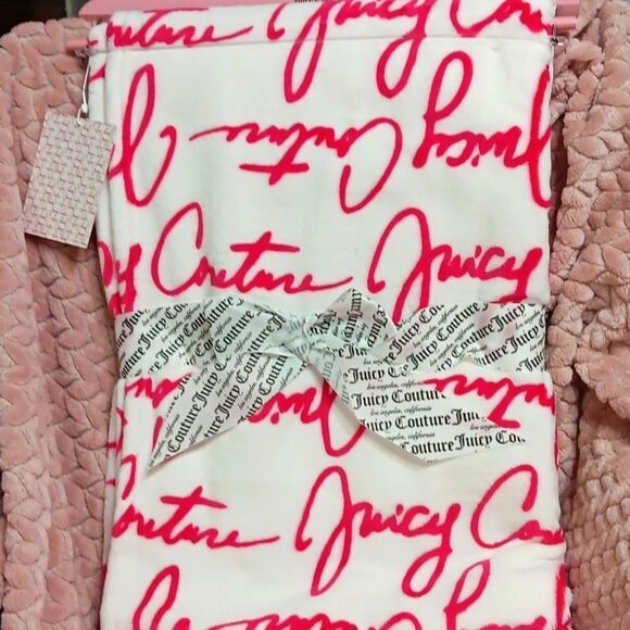 NWT Juicy Couture Plush Throw Blanket Magenta Script - Picture 1 of 7